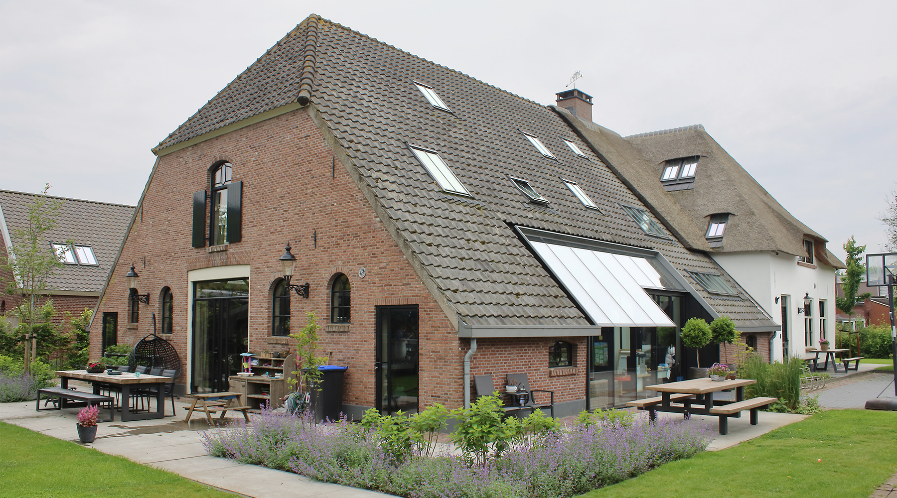 verbouwing oude boerderij, grote geer, houten, gezinshuis